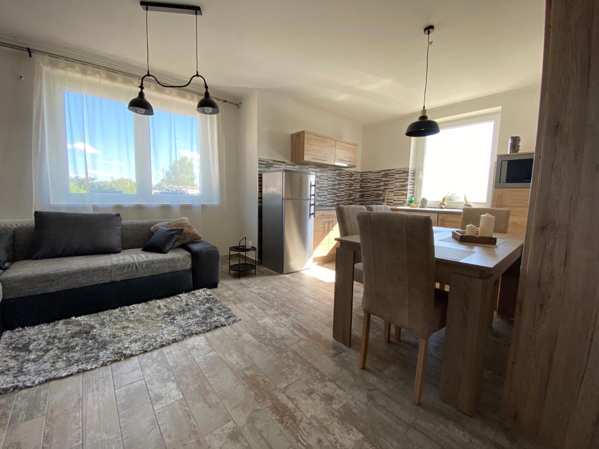Dioliget Cottage Sarvar Ngoại thất bức ảnh