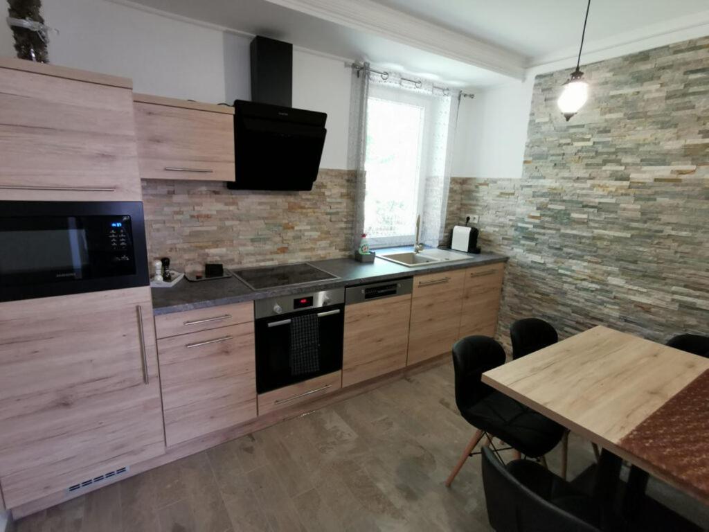 Dioliget Cottage Sarvar Ngoại thất bức ảnh