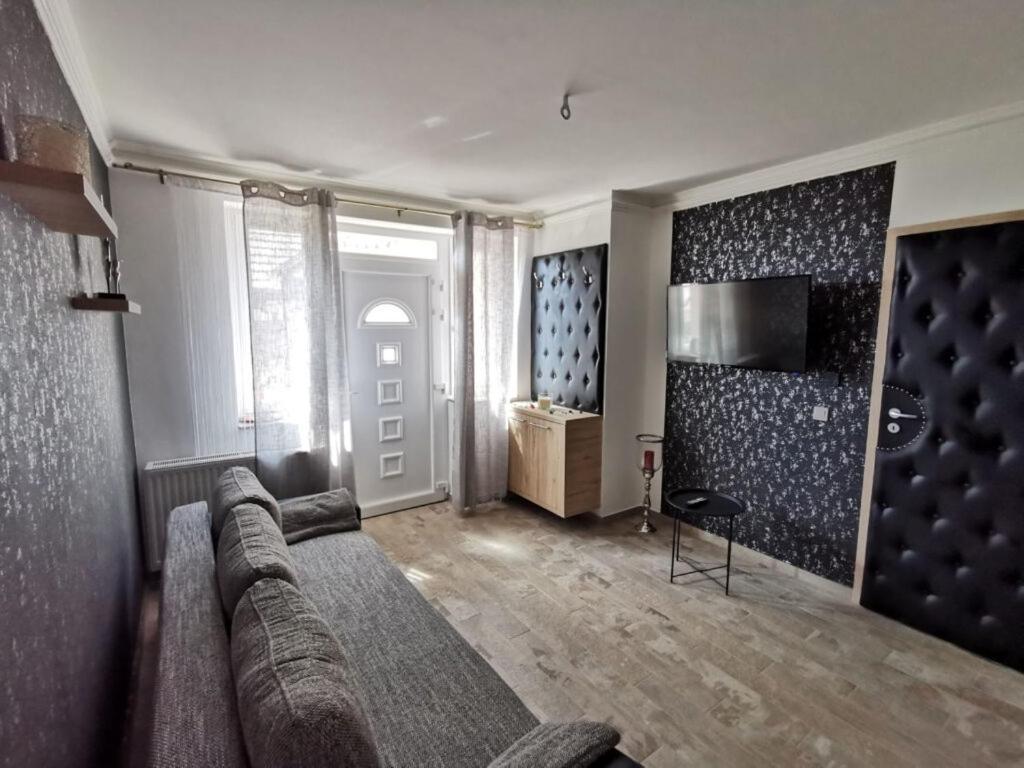 Dioliget Cottage Sarvar Ngoại thất bức ảnh