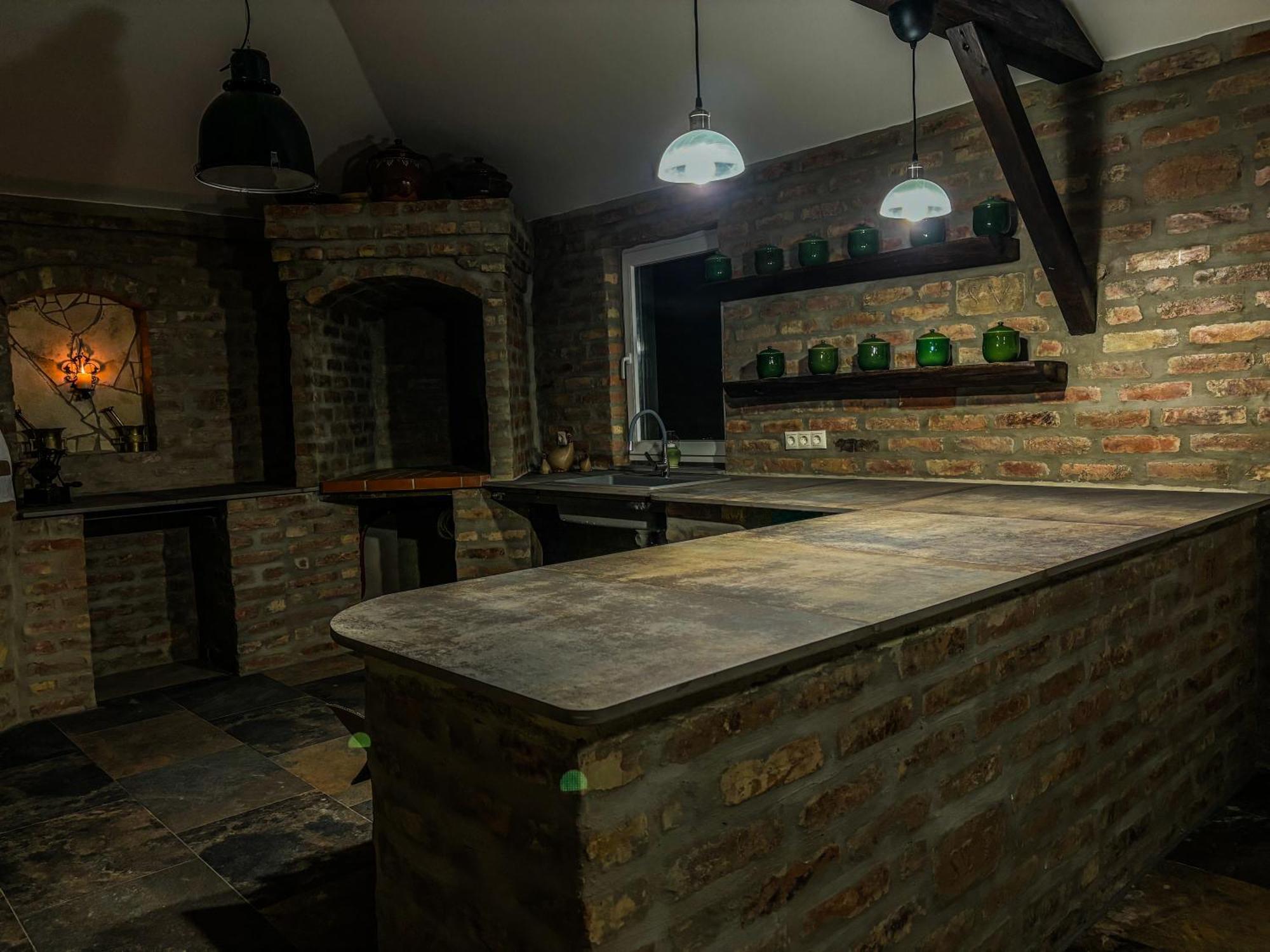 Dioliget Cottage Sarvar Ngoại thất bức ảnh